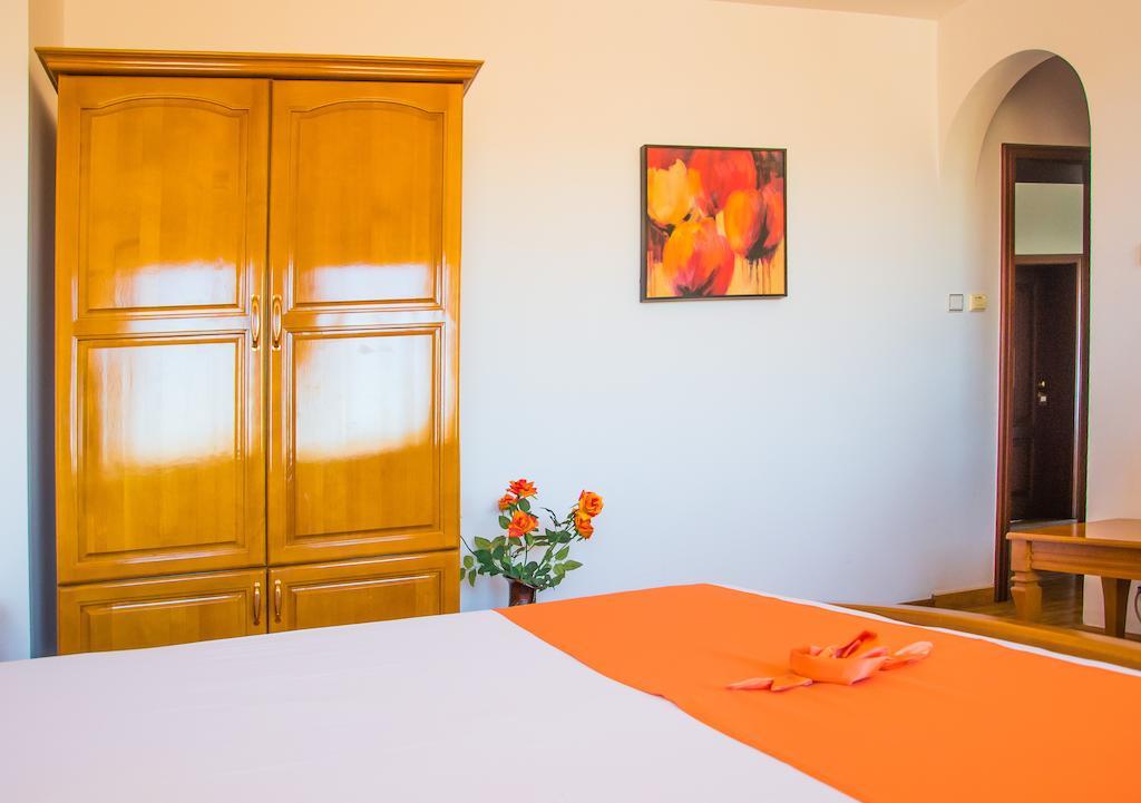 Family Hotel Elegance Arbanassi Zimmer foto