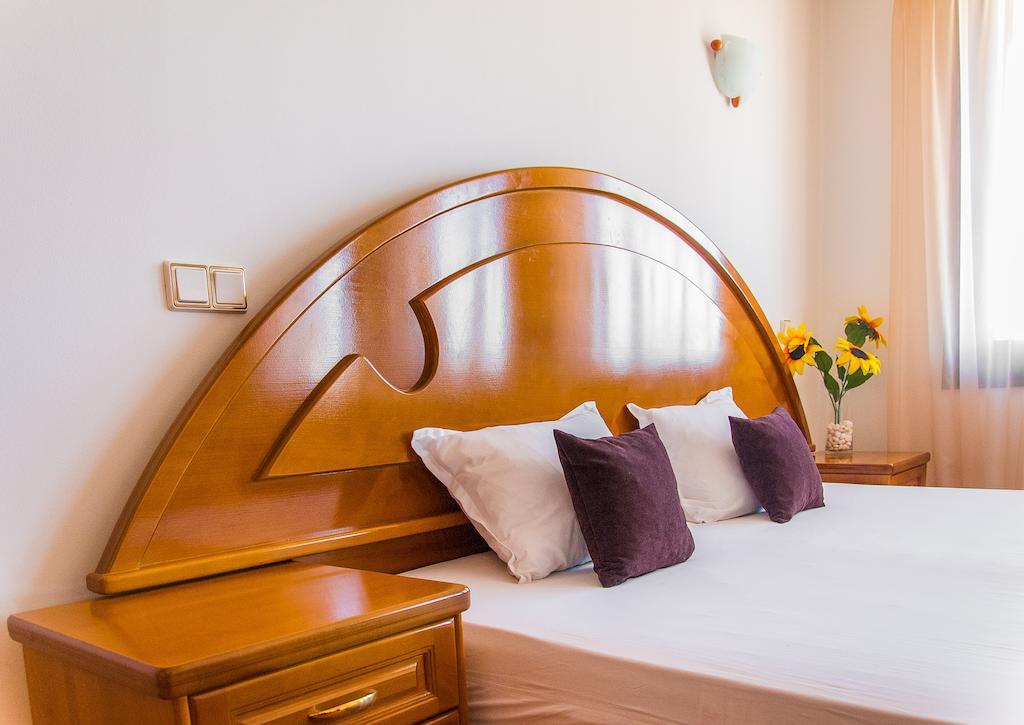 Family Hotel Elegance Arbanassi Zimmer foto